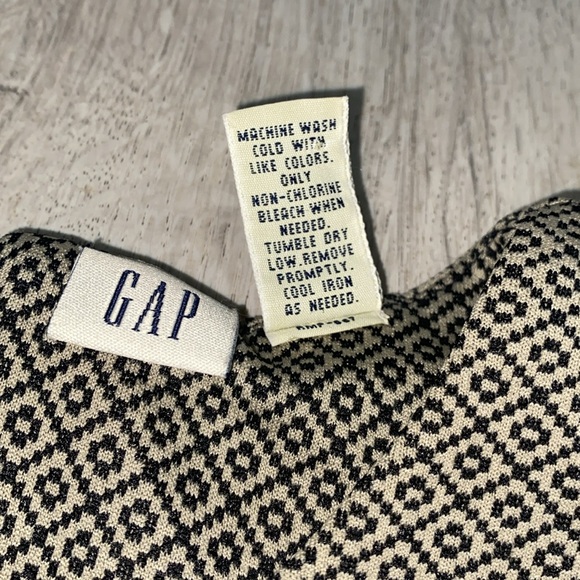 VTG Gap Geometric Tank Top - Picture 5 of 7